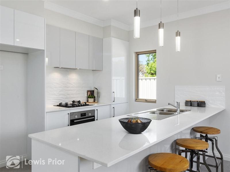 8 8a & 8b Crown Street, Dover Gardens SA 5048