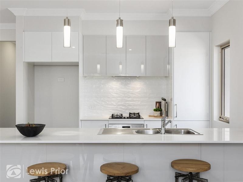 8 8a & 8b Crown Street, Dover Gardens SA 5048