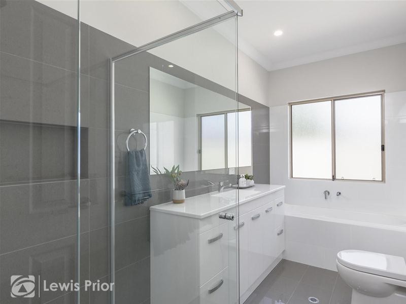 8 8a & 8b Crown Street, Dover Gardens SA 5048