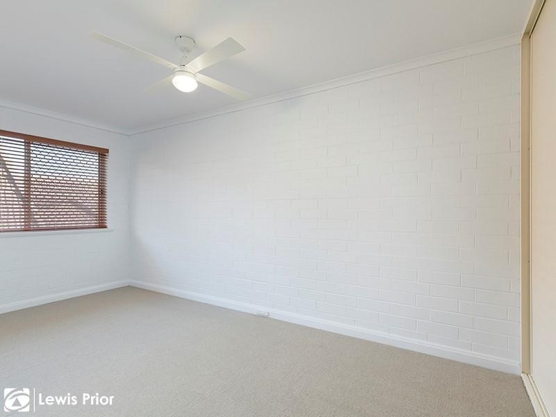 2 Evans Crescent, Oaklands Park SA 5046