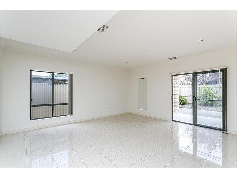 11b Raggatt Crescent, Mitchell Park SA 5043