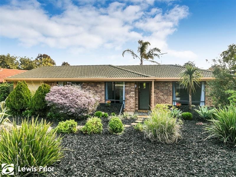 42 Serenade Crescent, Aberfoyle Park SA 5159