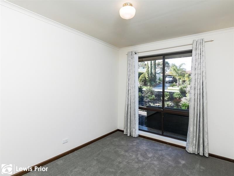 42 Serenade Crescent, Aberfoyle Park SA 5159