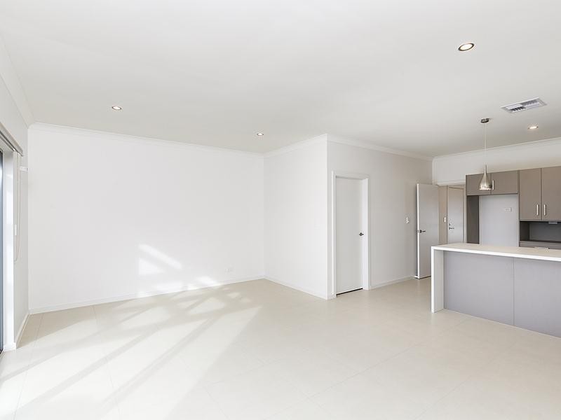 7a Sutherland Street, Park Holme SA 5043