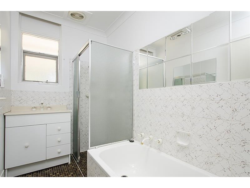 33 Regency Road, Happy Valley SA 5159