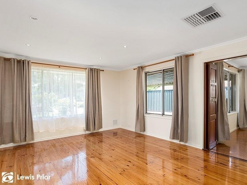 4 Swan Avenue, Happy Valley SA 5159
