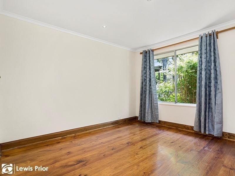 4 Swan Avenue, Happy Valley SA 5159