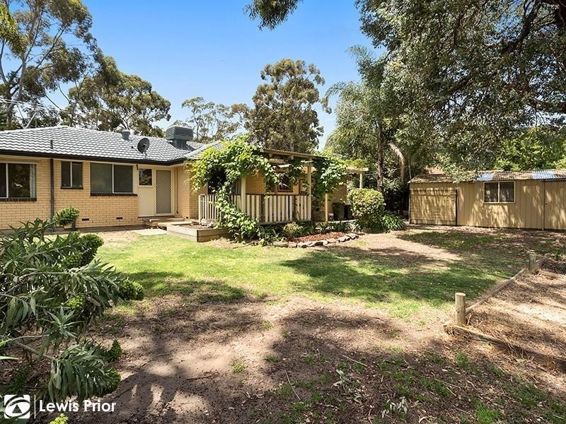 4 Swan Avenue, Happy Valley SA 5159