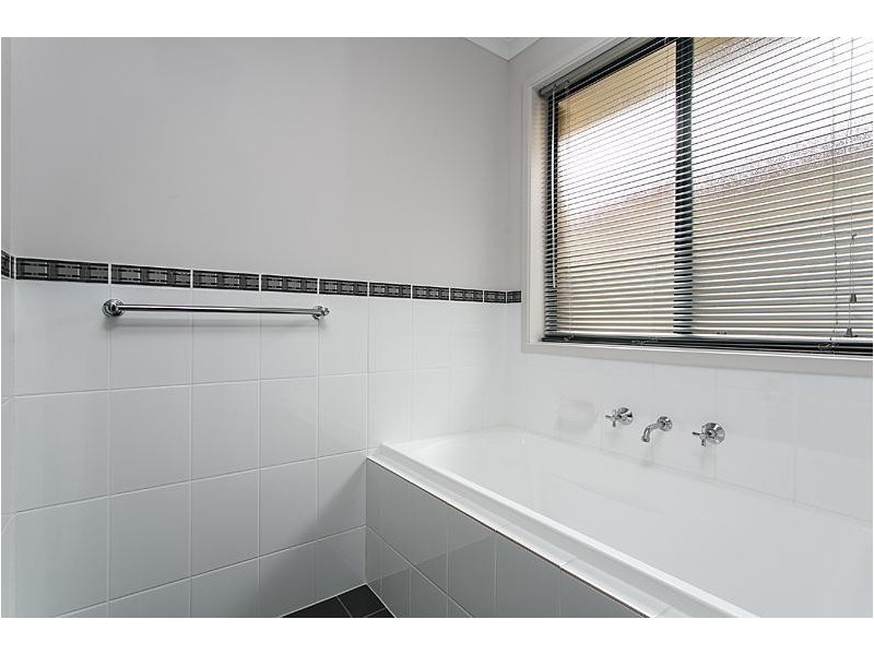 6 Benacre Close, Happy Valley SA 5159