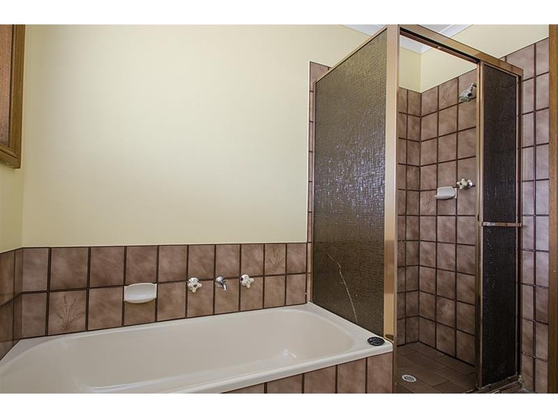 19 Featherstone Drive, Huntfield Heights SA 5163