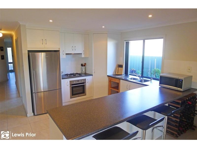 6 Bradbury Court, Hallett Cove SA 5158