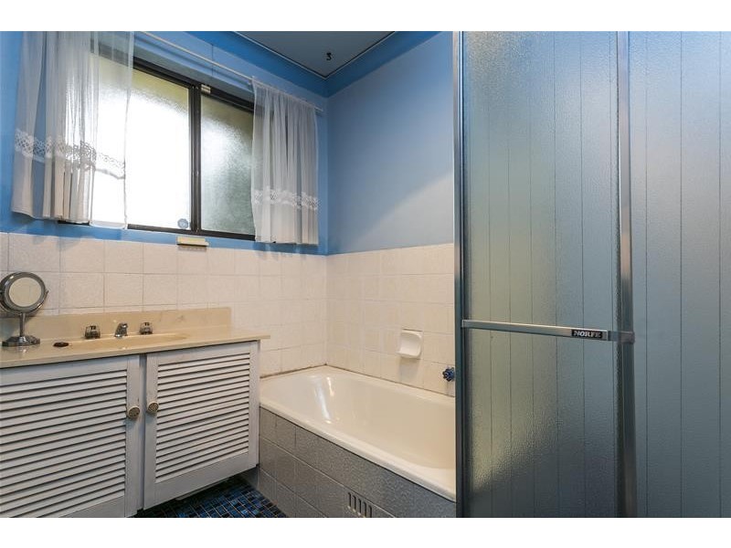 5 Oakridge Close, Aberfoyle Park SA 5159