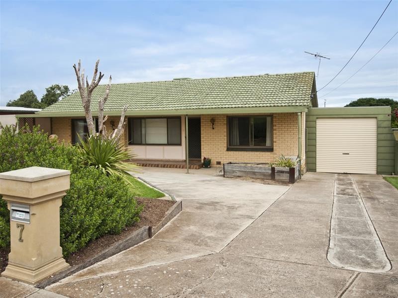 7 Borraga Street, O’sullivan Beach SA 5166