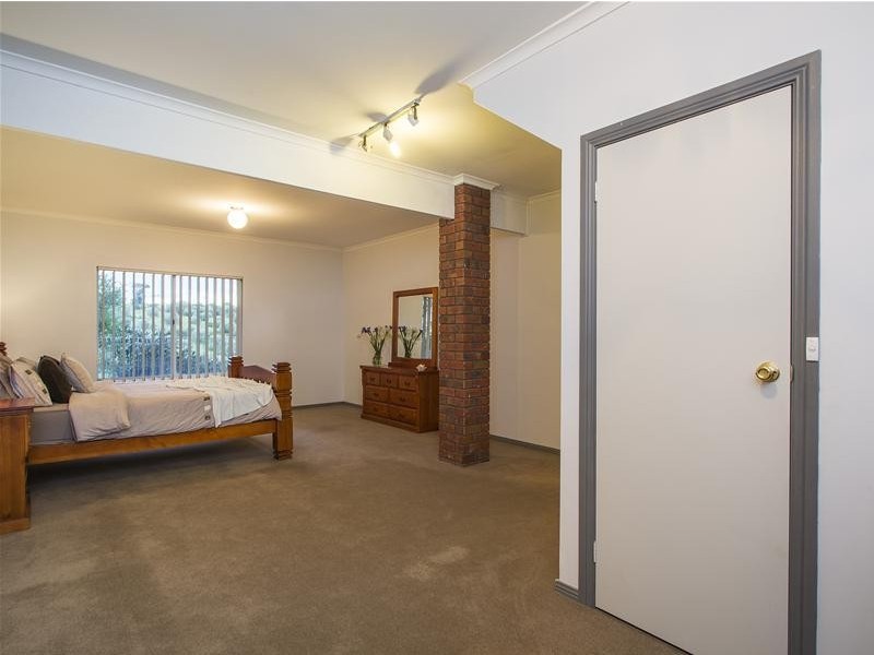 16 Wayne Avenue, Darlington SA 5047