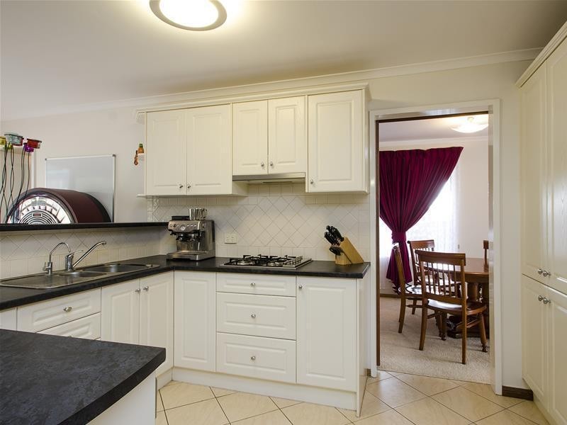 17 Fairhill Street, Hallett Cove SA 5158