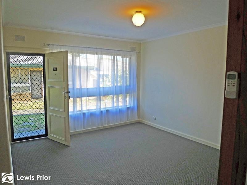 18/5A Riverside Drive, Bedford Park SA 5042