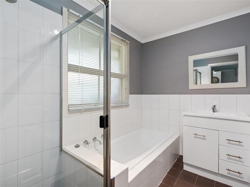 22 Carrickalinga Boulevard, Aberfoyle Park SA 5159