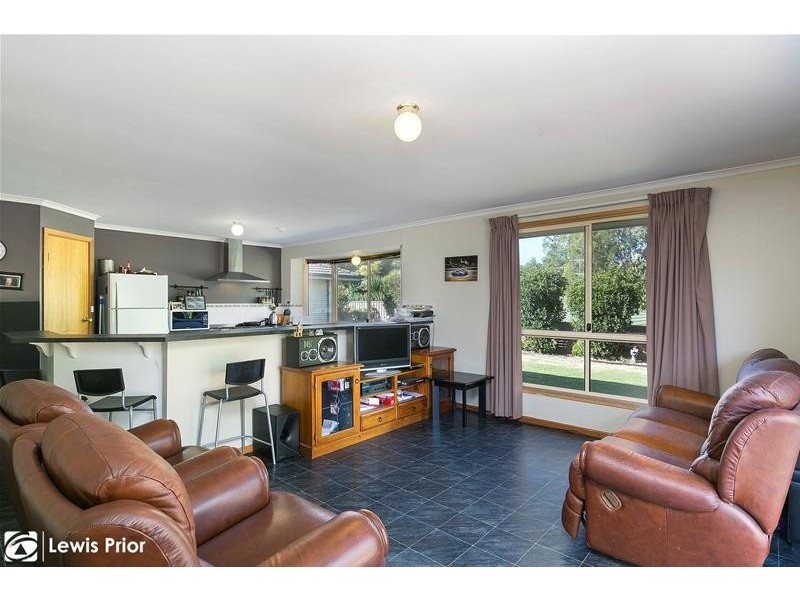 42 Vennachar Drive, Hallett Cove SA 5158