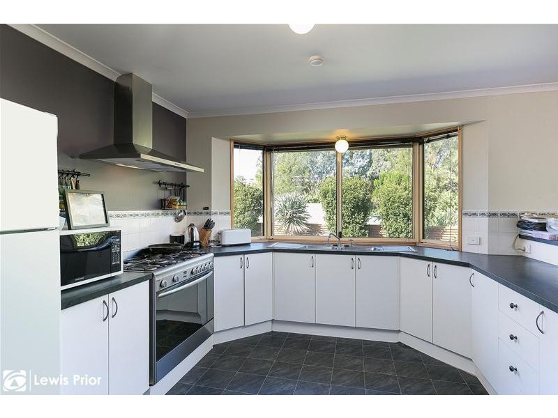 42 Vennachar Drive, Hallett Cove SA 5158