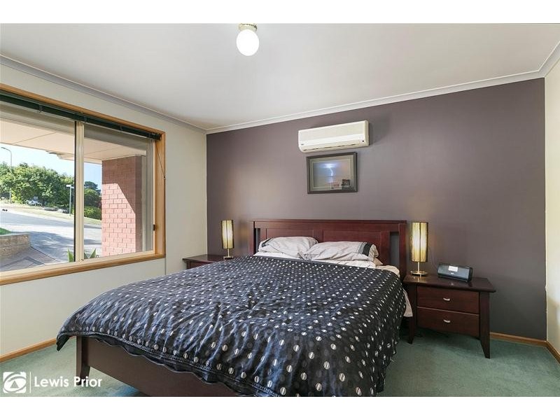 42 Vennachar Drive, Hallett Cove SA 5158