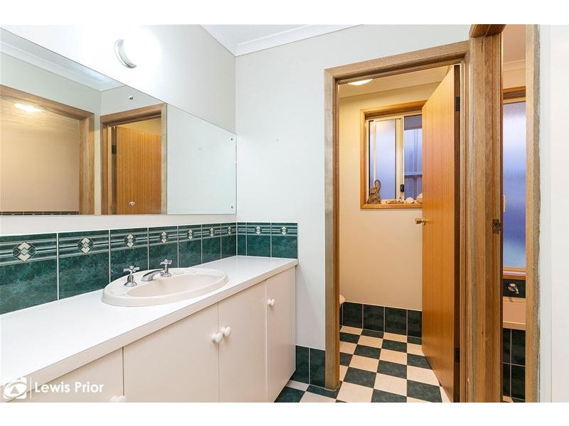 42 Vennachar Drive, Hallett Cove SA 5158