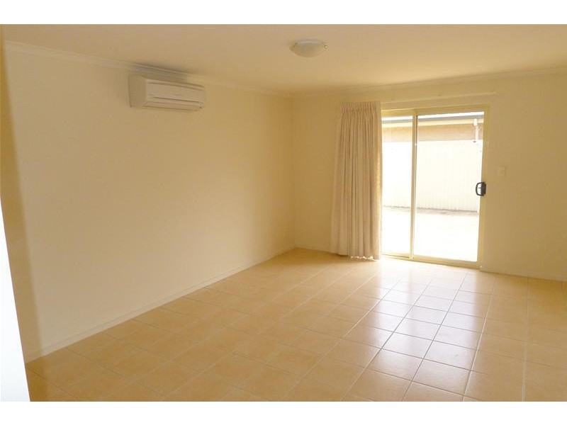 2/1 Church Crescent, Marion SA 5043