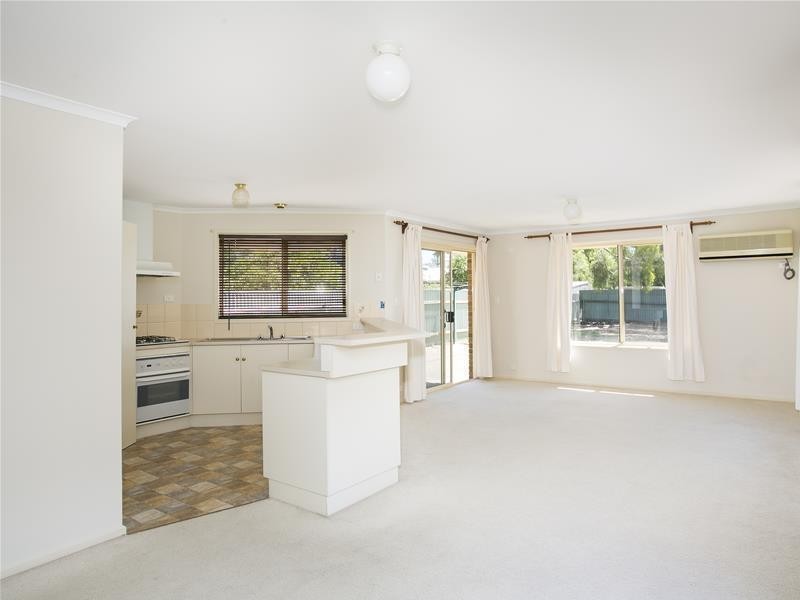 16A Glamis Avenue, Seacombe Gardens SA 5047