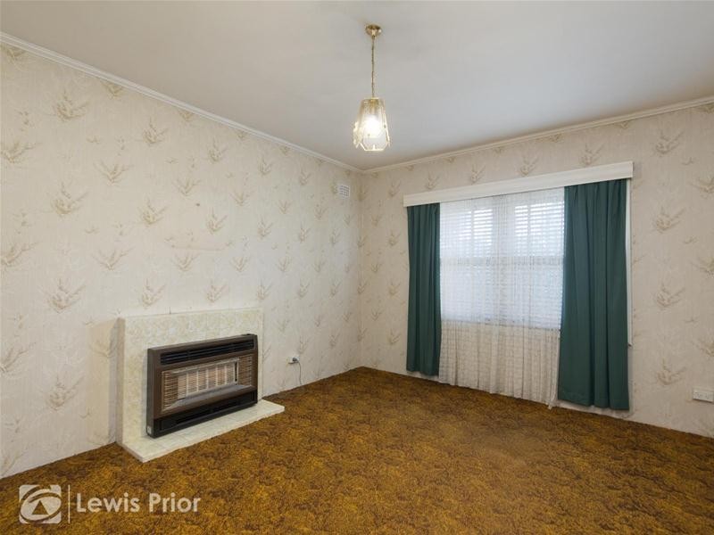 8 Fourth Avenue, Warradale SA 5046