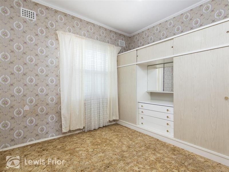 8 Fourth Avenue, Warradale SA 5046