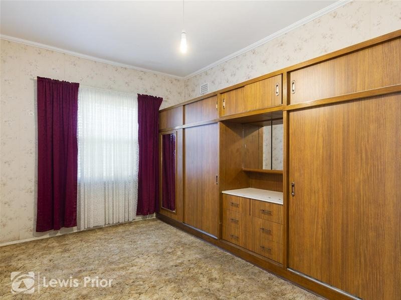 8 Fourth Avenue, Warradale SA 5046