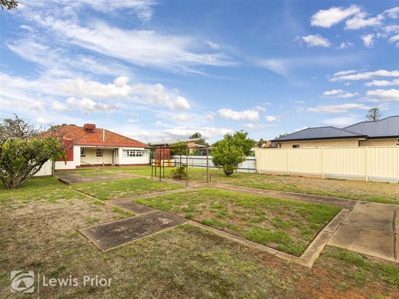 8 Fourth Avenue, Warradale SA 5046