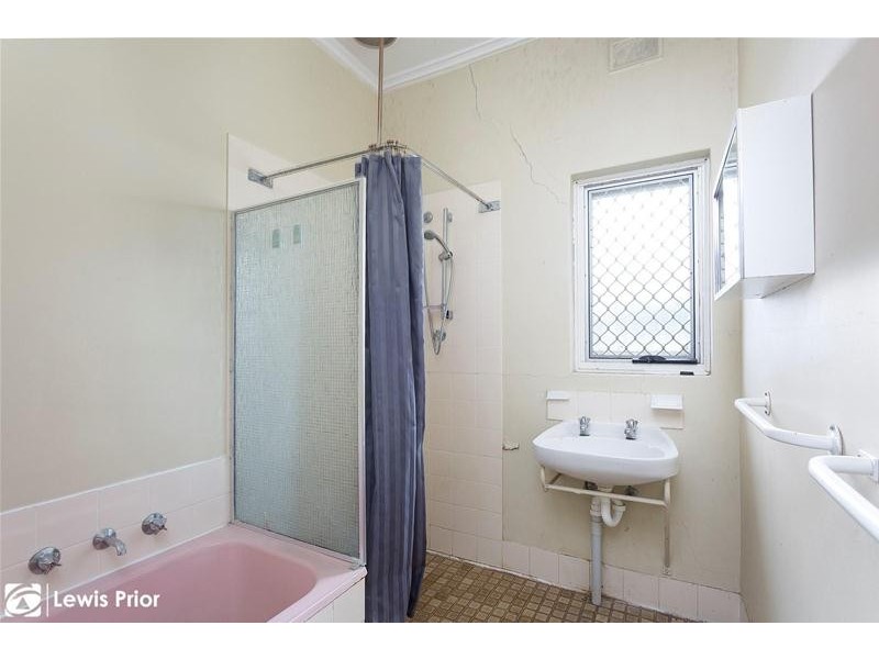 19 Oak Avenue, Clovelly Park SA 5042