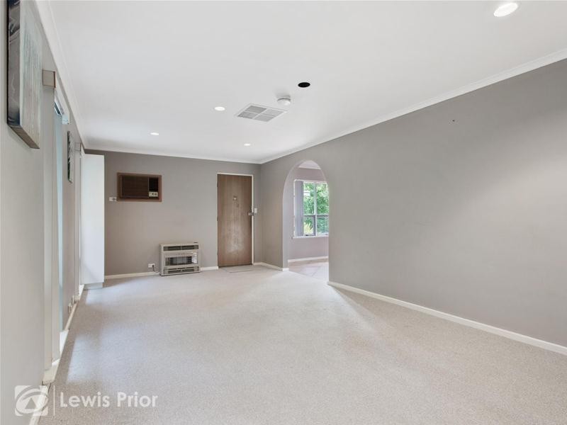 9 Hui Hui Drive, Happy Valley SA 5159