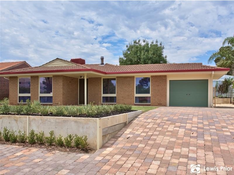 12 Sandpiper Crescent, Aberfoyle Park SA 5159