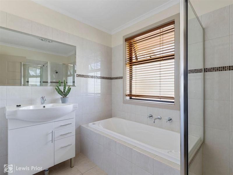 9 Trott Grove, Oaklands Park SA 5046