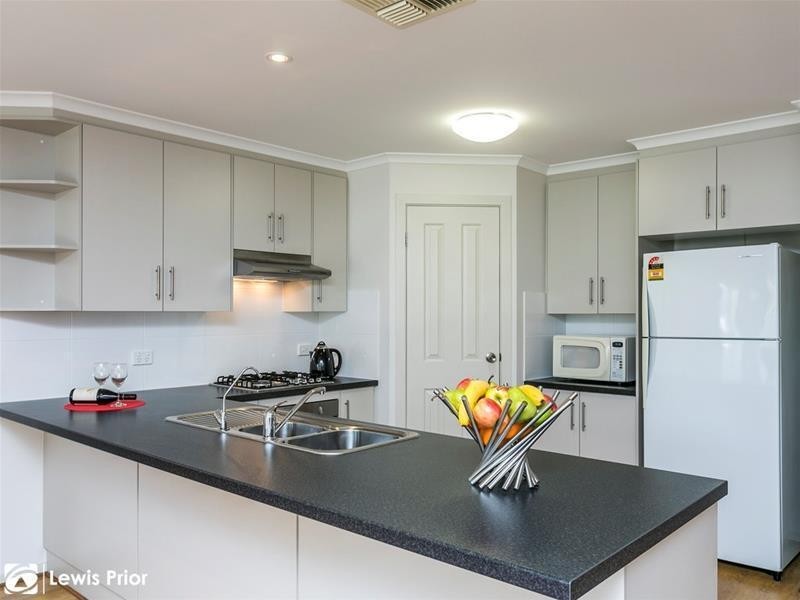 35 Neath Avenue, Dover Gardens SA 5048