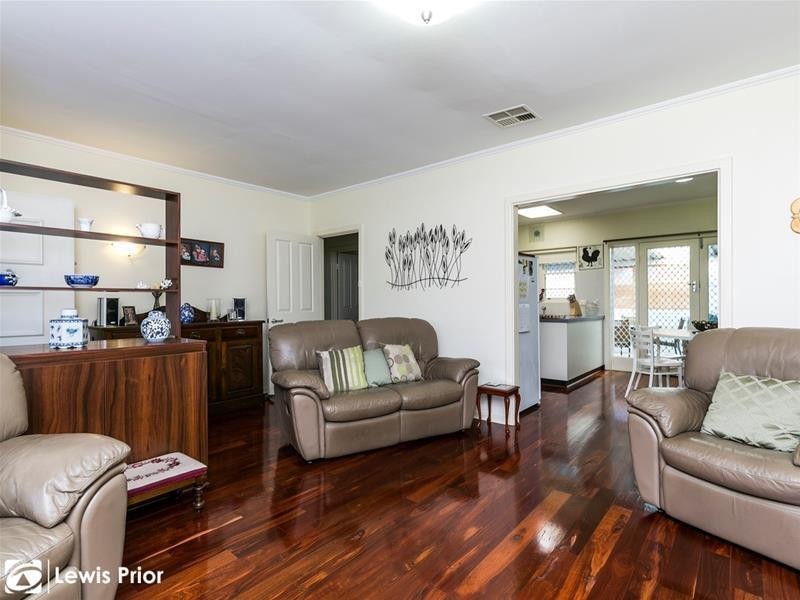 2 The Parkway, Sturt SA 5047
