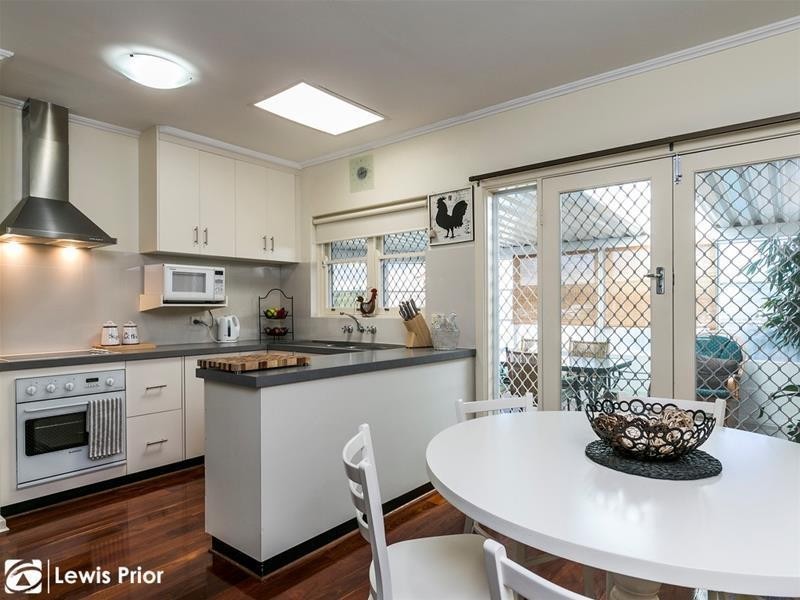 2 The Parkway, Sturt SA 5047