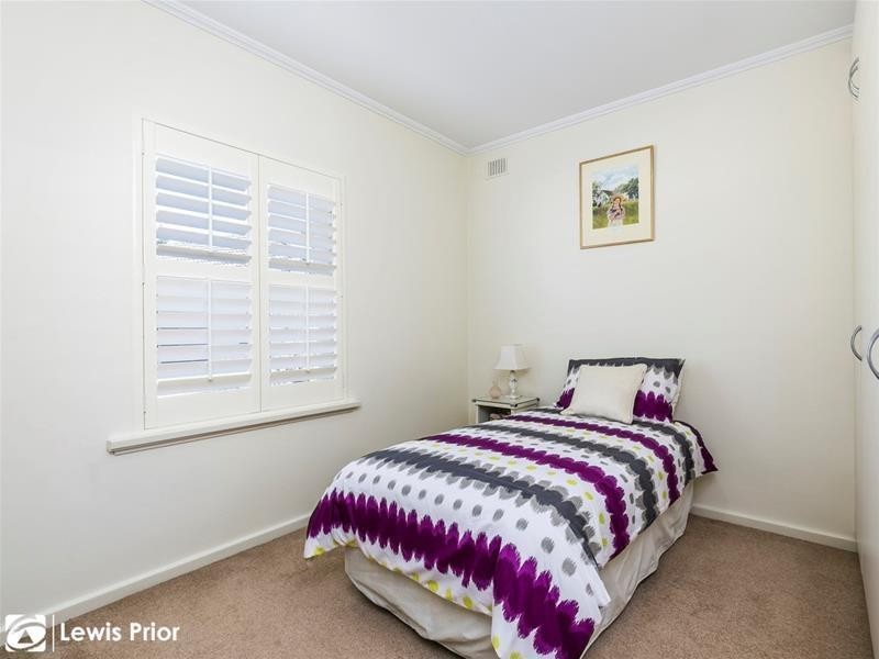 2 The Parkway, Sturt SA 5047