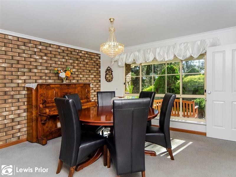 9 The Parkway, Aberfoyle Park SA 5159