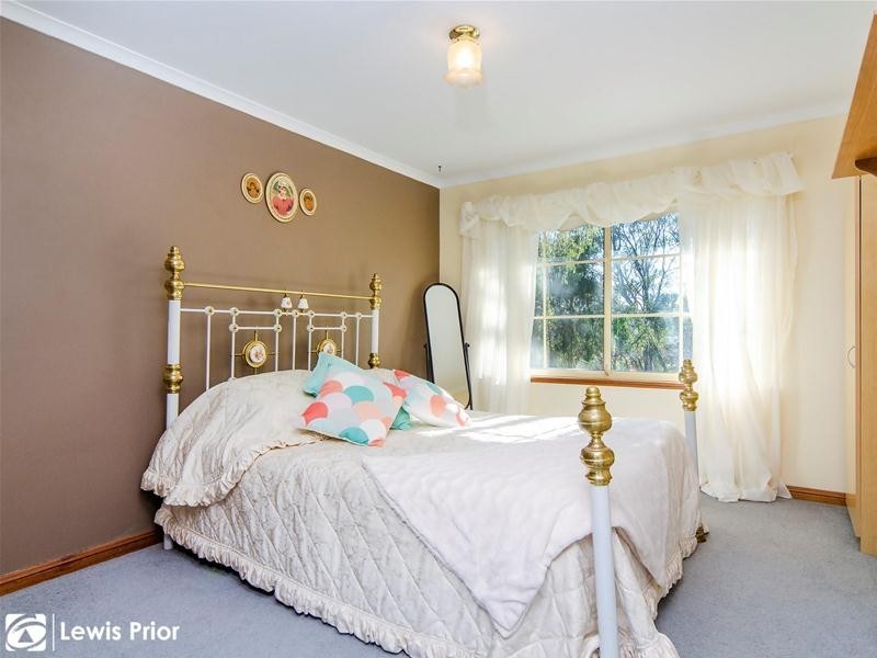 9 The Parkway, Aberfoyle Park SA 5159