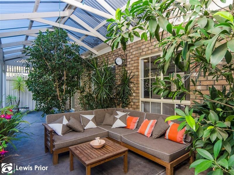 9 The Parkway, Aberfoyle Park SA 5159