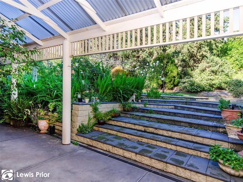 9 The Parkway, Aberfoyle Park SA 5159