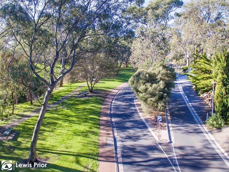 9 The Parkway, Aberfoyle Park SA 5159