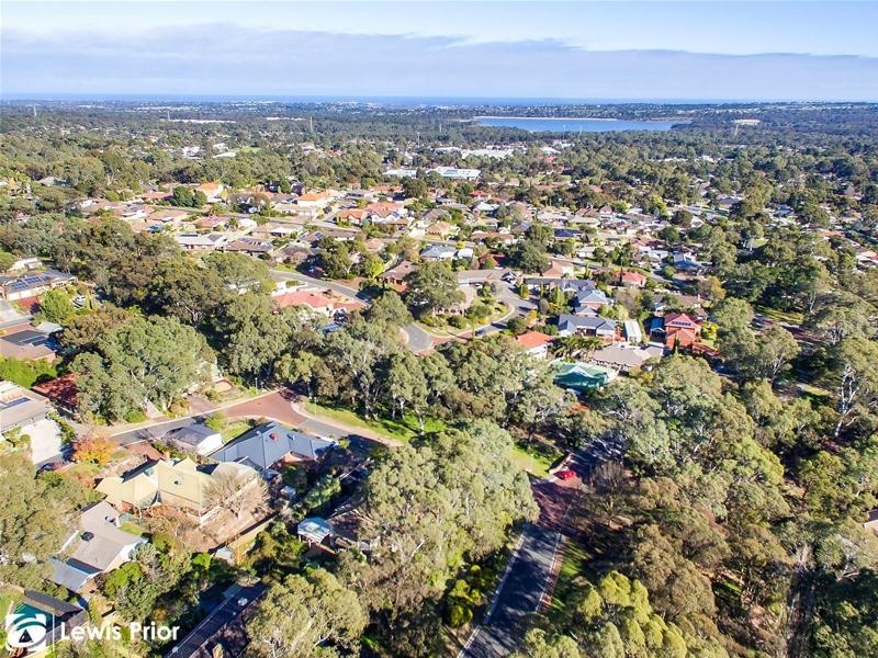 9 The Parkway, Aberfoyle Park SA 5159