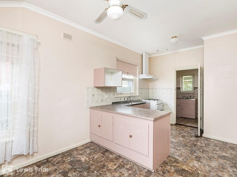 16 Oak Avenue, Clovelly Park SA 5042