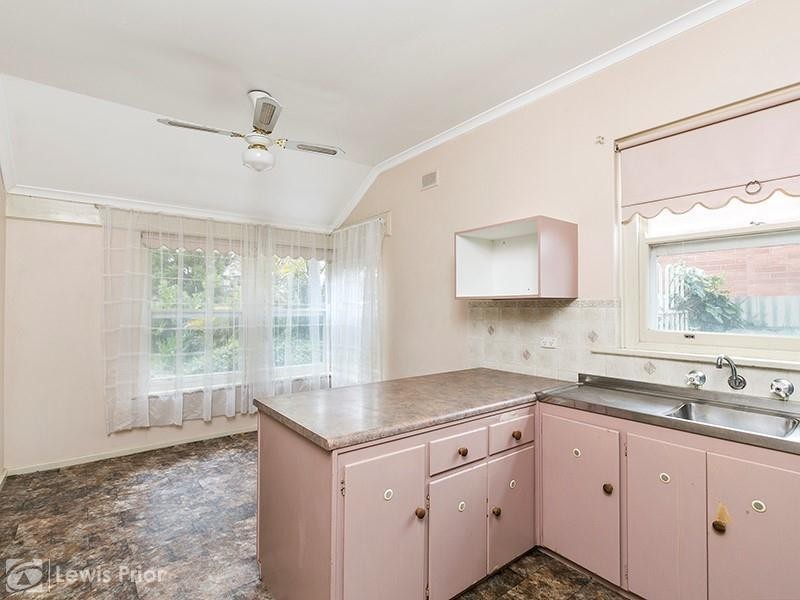 16 Oak Avenue, Clovelly Park SA 5042