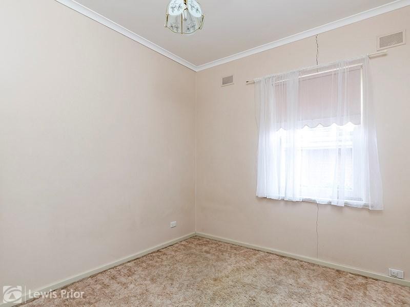 16 Oak Avenue, Clovelly Park SA 5042