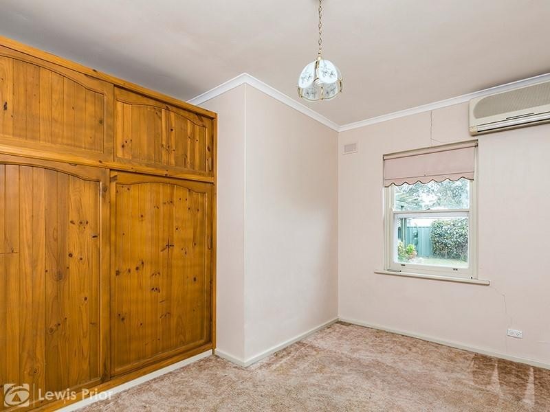 16 Oak Avenue, Clovelly Park SA 5042