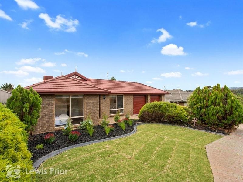 16 Barnes Crescent, Woodcroft SA 5162